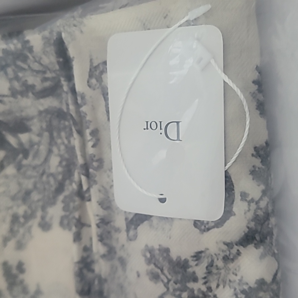 Dior Monochrome Toile Wrap - Picture 8 of 8
